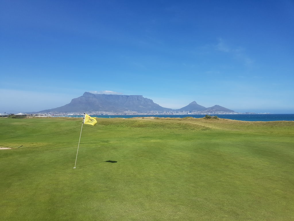 Milnerton Golf Club mit dem Tafelberg - © Kai Wunner