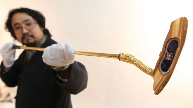 Goldener Putter - © Benedikt Behl
