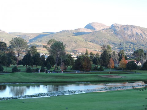 Bahn 21 mit dem Paarl Mountain - © Paarl Golf Club