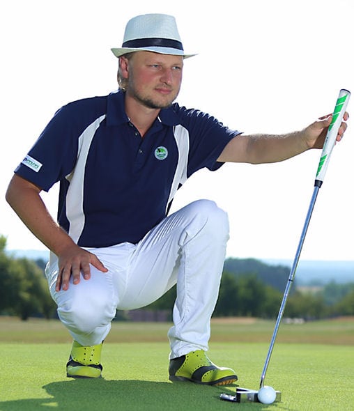 Patrick Klemm mit dem stehenden Putter - © Juwe Cotton